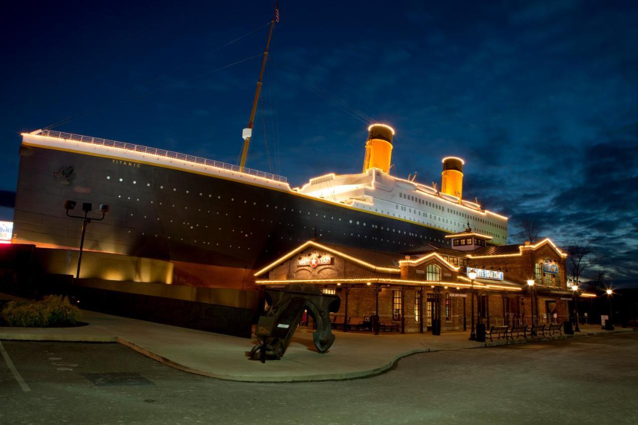 The Cozy Cove, Hot Tub, Wifi, 1089 Free Tickets Each Paid Day, Dollywood And More Sevierville Kültér fotó
